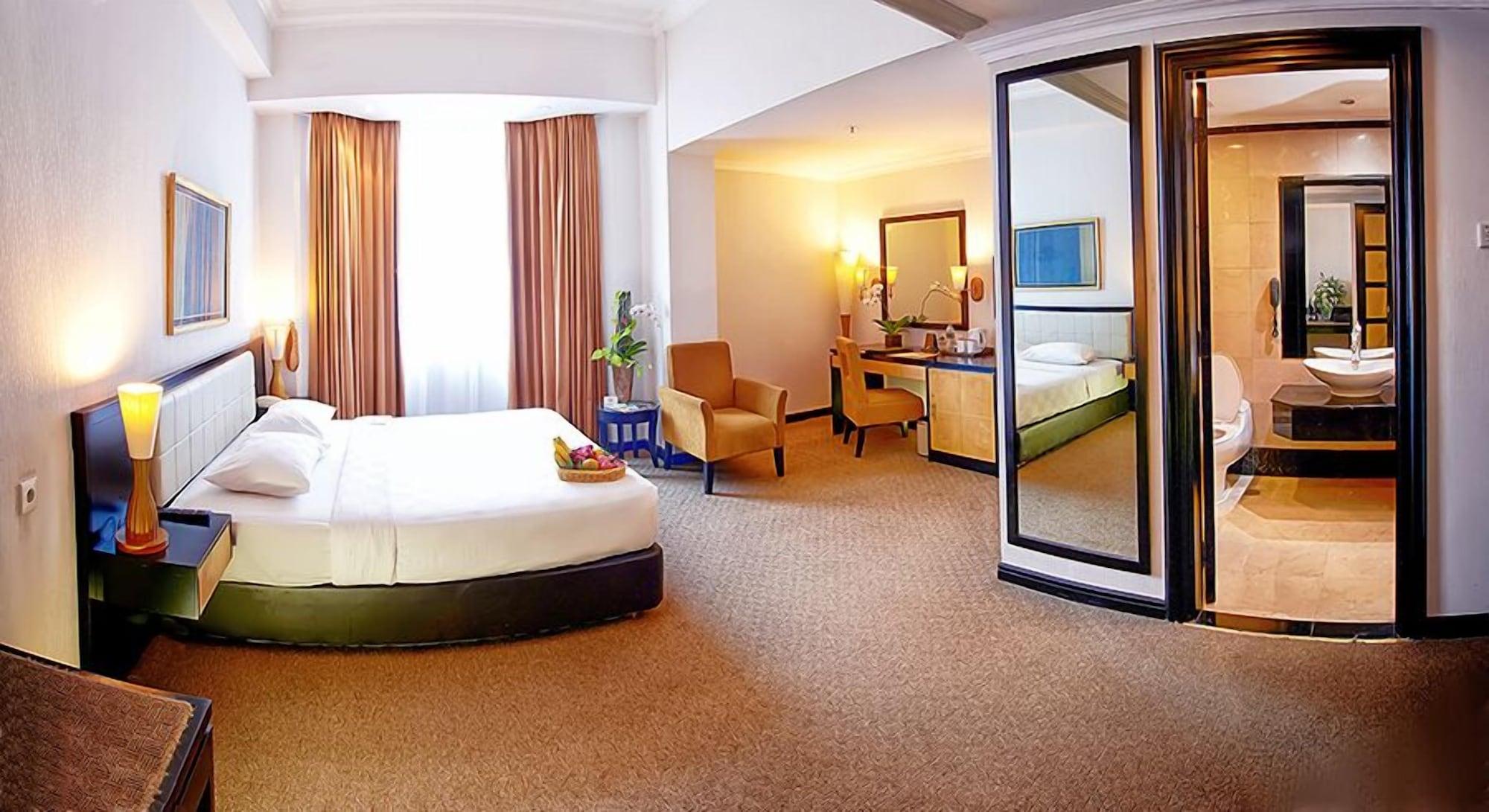 Grand Jatra Hotel Pekanbaru Exterior photo