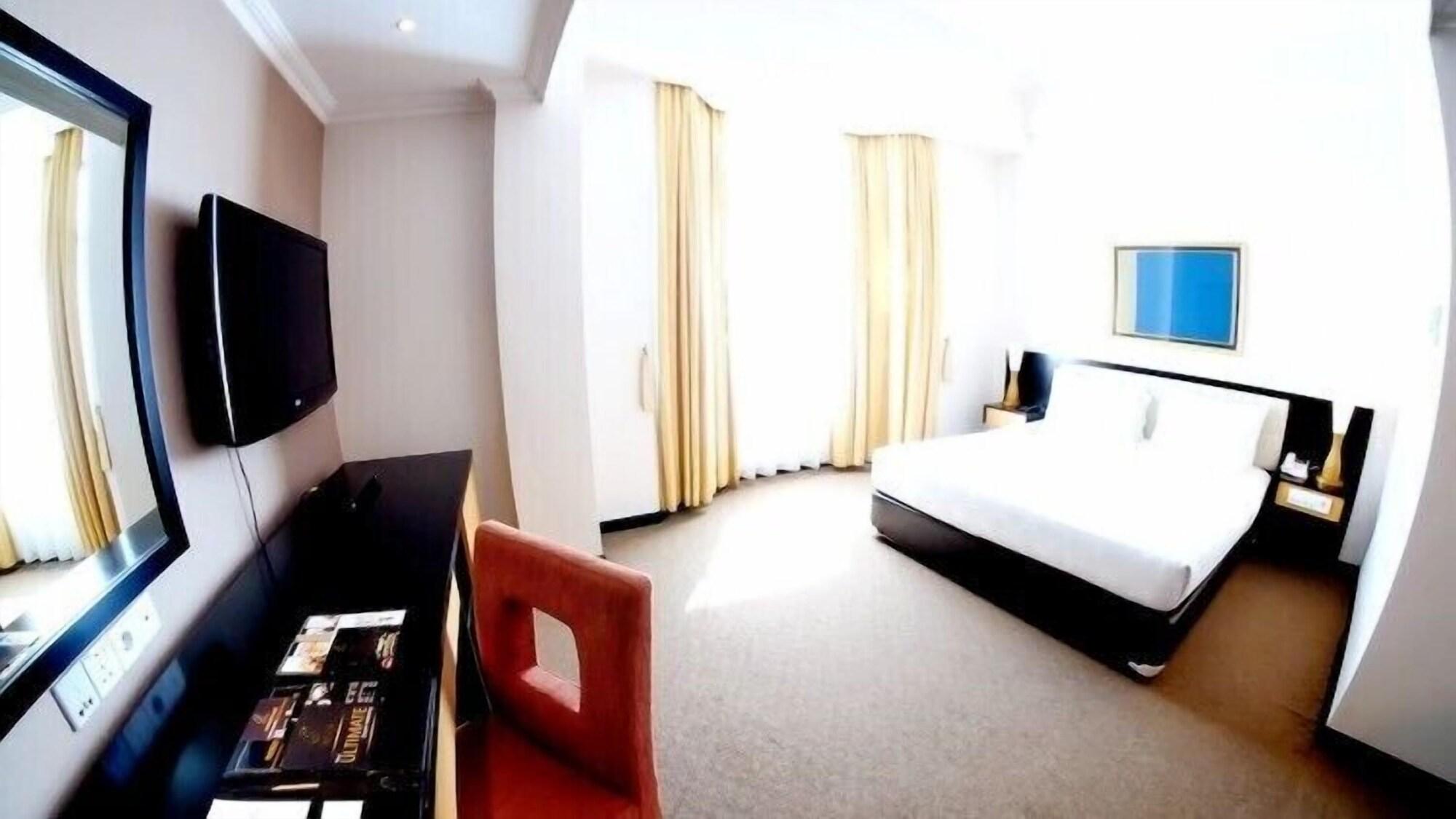 Grand Jatra Hotel Pekanbaru Exterior photo